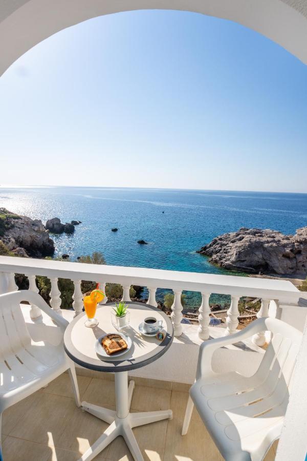 Castelia Bay Hotel Amoopi Exterior photo