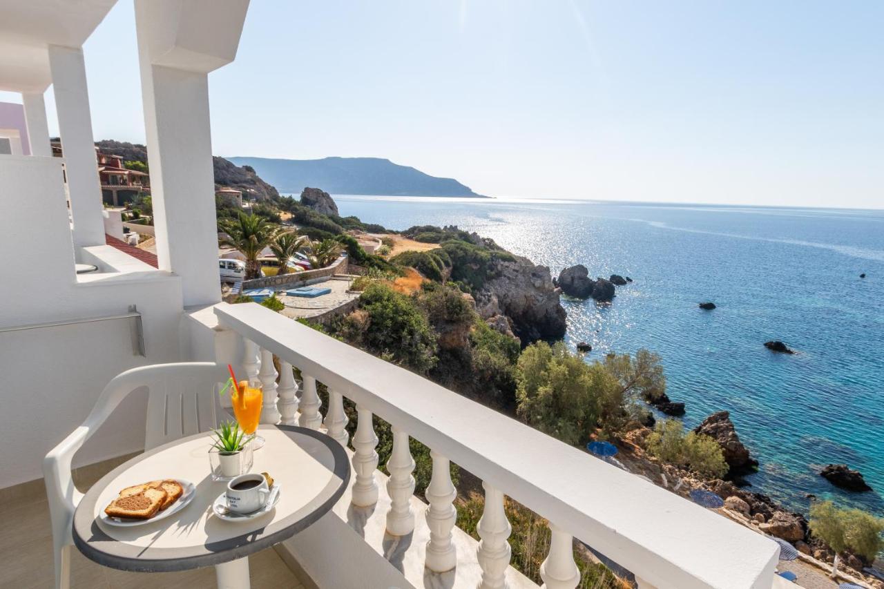 Castelia Bay Hotel Amoopi Exterior photo
