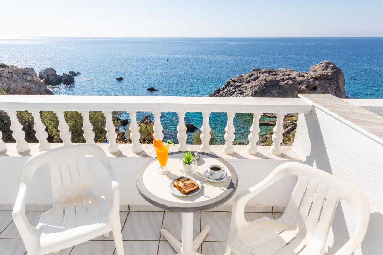 Castelia Bay Hotel Amoopi Exterior photo