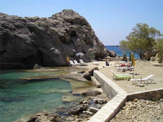 Castelia Bay Hotel Amoopi Exterior photo