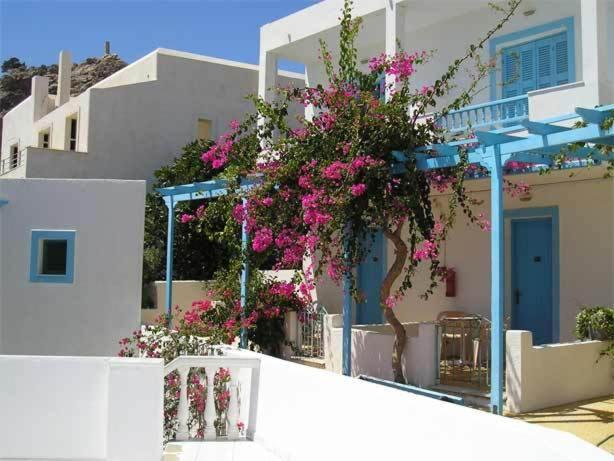 Castelia Bay Hotel Amoopi Exterior photo